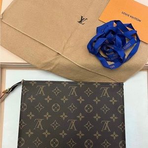 LV Toiletry 26 in Monogram